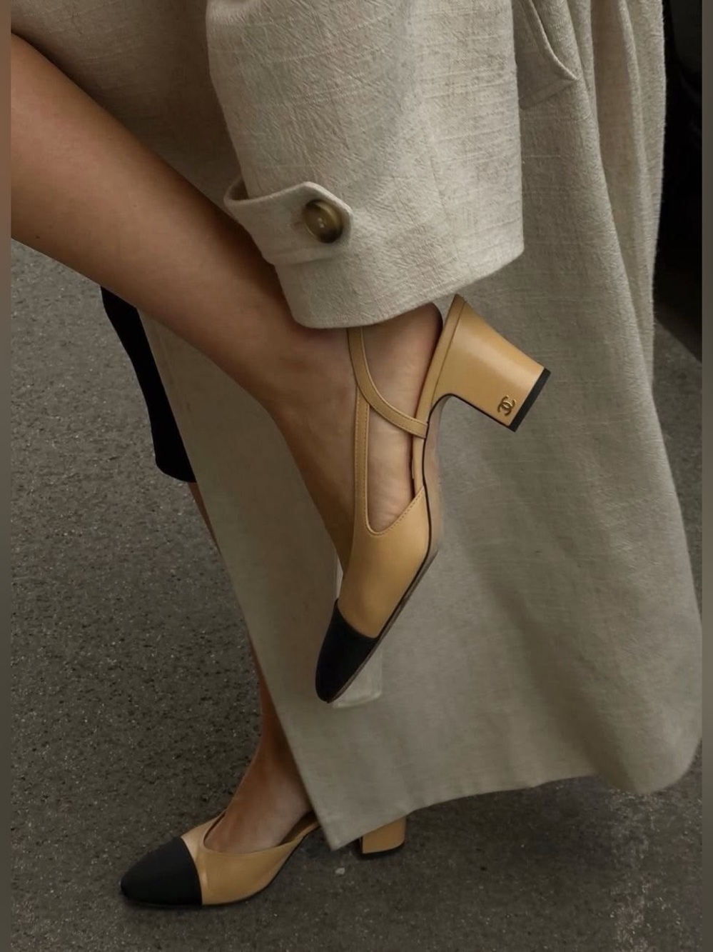 CHANEL Beige Black Slingback